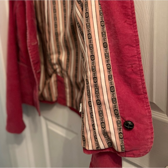 GAP Stretch woman size 12 pink corduroy jacket, lined, pockets, wood buttons - Picture 2 of 4